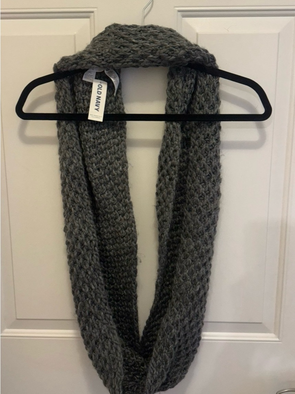 New Old Navy Gray Chunky Knit Infinity Scarf